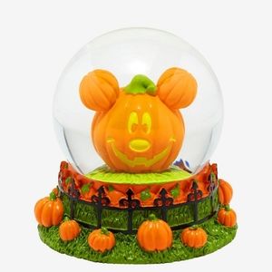 NWT Disney Mickey Mouse Pumpkin Snow Globe